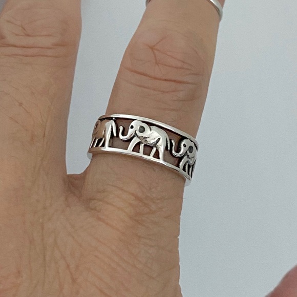 Sterling Silver Marching Elephants Ring - Picture 6 of 8